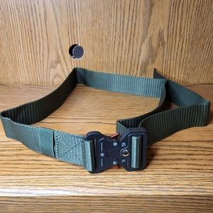 Quick release belt green